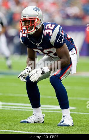 26. September 2010: New England Patriots Cornerback Devin McCourty (32) in seiner Defensive gegen die Bills im Gillette Stadium in Foxboro, Massachusetts. New England besiegte Buffalo 38–30. (Bild: © Anthony Nesmith/Cal Sport Media/ZUMApress.com) Stockfoto