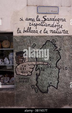 Historische Wandmalereien in Orgosolo, Sardinien Stockfoto