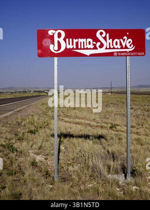 Legendärer Burma Shave-Werbespot auf Route 66 in Arizona Stockfoto