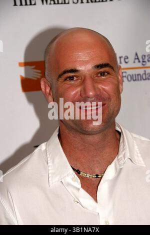 AUGUST 2008 - NEW YORK, NEW YORK, USA - I13517BT.1ST JÄHRLICHE ANDREA AGASSI CHARITABLE FOUNDATION AN DER ROSS SCHOOL, EAST HAMPTON NY 08-16-2008. - - ANDRE AGASSI(Foto: © Barry Talesnick/Globe Photos/ZUMAPRESS.com) Stockfoto