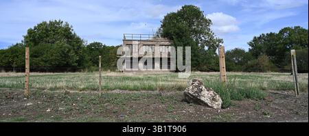 Militärflugplatz-Wachbüro des 2. Weltkriegs, Flugplatz-Kontrollturm in der Forma RAF Woolfox Lodge, Rutland Stockfoto
