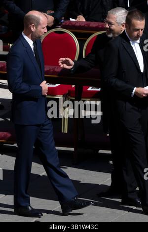 Rom, Italien. April 2025. Prinz Williams kommt zur Esequialmesse des Papstes Franziskus am 26. April 2025 auf dem Petersplatz in Vatikanstadt an. Quelle: Insidefoto/Alamy Live News Stockfoto
