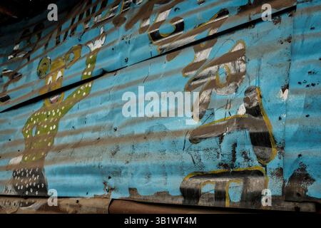 Religiöse Messe mit Pastor in Katanga Slum, Kampala, Uganda, Afrika Stockfoto