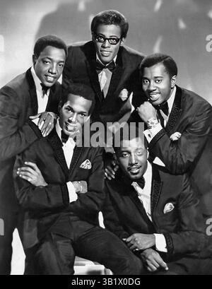 Die Versuchungen. Porträt der Besetzung der amerikanischen „Classic Five“-Gesangsgruppe The Temptations. Im Uhrzeigersinn von oben links: David Ruffin, Melvin Franklin, Otis Williams, Eddie Kendricks und Paul Williams. Werbefoto, 1967 Stockfoto