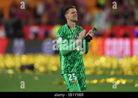 Sevilla, Spanien. April 2025. Wojciech Szczesny vom FC Barcelona spielte am 26. April 2025 im La Cartuja Stadion in Sevilla, Spanien, während des Copa del Rey-Spiels zwischen dem FC Barcelona und Real Madrid CF. (Foto: Antonio Pozo/Pressinphoto) Credit: PRESSINPHOTO SPORTS AGENCY/Alamy Live News Stockfoto