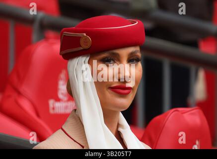 London, Großbritannien. April 2025. Emirates Lady während des Halbfinalspiels des FA Cup zwischen Crystal Palace und Aston Villa im Wembley Stadion, London am 26. April 2025 Credit: Action Foto Sport/Alamy Live News Stockfoto
