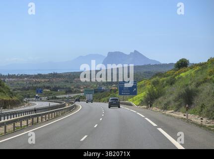 Blick auf den Felsen von Gibraltar, Autobahn A7, Malaga, Spanien, Europa Stockfoto