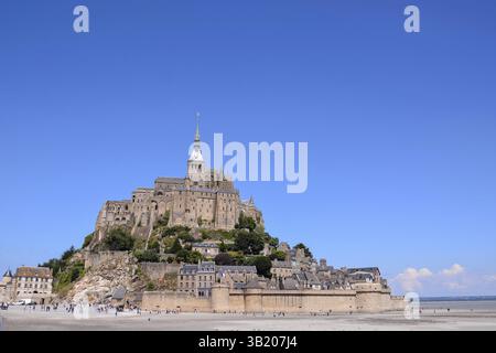 Panoramablick auf der berühmten historischen Le Mont Saint-Michel Gezeiten-Insel Nordfrankreich Normandie Stockfoto