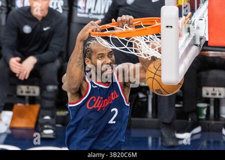 Inglewood, Usa. April 2025. Los Angeles Clippers' Kawhi Leonard #2 im Intuit Dome gegen die Denver Nuggets während des 4. Spiels eines Basketball-Basketball-Basketballspiels in der ersten Runde der Playoff-Serie in der NBA. Quelle: SOPA Images Limited/Alamy Live News Stockfoto