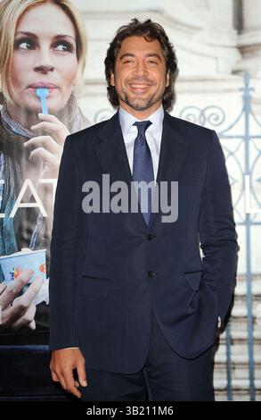 Aug. 2010 - New York, New York, USA - . . . . . 10. August 2010, New York City Javier Bardem bei der Premiere des neuen Films „Eat, Pray,Love“ im Zeigfeld Theatre am 10. August 2010 in New York City (Bild: © Sharkpixs/ZUMApress.com) Stockfoto