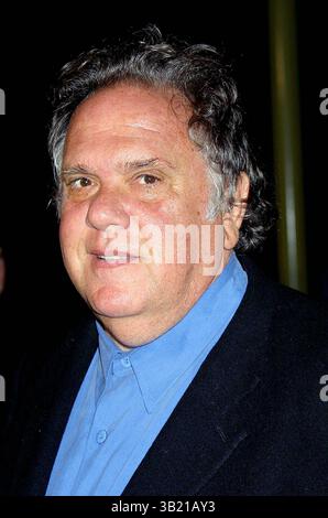 17. Oktober 2002 - Hollywood, Kalifornien, USA - MAURY CHAYKIN K26773EG PREMIERE „THE HIRE“. ARCLIGHT KINOS, LOS ANGELES, CA. OKTOBER 2002. E.G.I./ 2002.(Bild: © Ed Geller/Globe Photos/ZUMAPRESS.com) Stockfoto