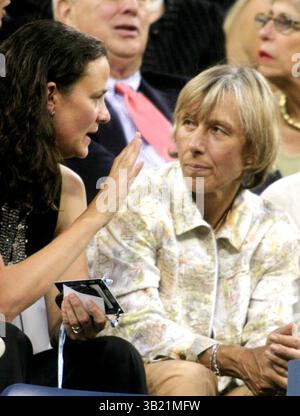 August 2006 - New York, New York, USA - K49435JBB.2006 US Open Ceremony Umbenennung des US Open Venue für Billie Jean King , NEW YORK New York 28.08.2006. - MARTINA NAVRATILOVA(Foto: © John Barrett/Globe Photos/ZUMAPRESS.com) Stockfoto