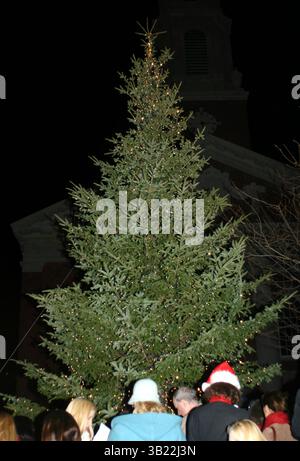 Dezember 2004 - New York, New York, USA - K40744WR. DAS 60. JÄHRLICHE WEIHNACHTSBAUMBELEUCHTUNG UND WEIHNACHTSLIEDER DER PARK AVENUE. DIE BACKSTEINKIRCHE 91ST NEW YORK NEW YORK 12-05-2004. WILLIAM REGAN-(Bild: © William Reagan/Globe Photos/ZUMAPRESS.com) Stockfoto