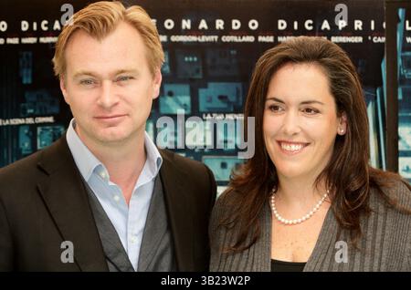 21. September 2010 – Rom, Italien – Regisseur CHRISTOPHER NOLAN und Produzentin EMMA THOMAS nehmen an der Fotokonferenz „Inception“ in Rom Teil. (Bild: © Evandro Inetti/ZUMApress.com) Stockfoto
