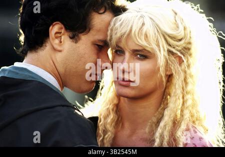 DARYL HANNAH und TOM HANKS in SPLASH (1984), Regie: RON HOWARD. Quelle: TOUCHSTONE-BILDER/Album Stockfoto