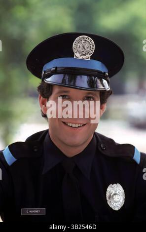 STEVE GUTTENBERG in der POLIZEIAKADEMIE (1984) unter der Regie von HUGH WILSON. Gutschrift: WARNER BROS. BILDER/Album Stockfoto