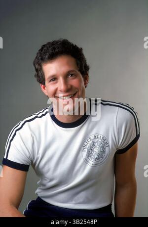 STEVE GUTTENBERG in der POLIZEIAKADEMIE (1984) unter der Regie von HUGH WILSON. Gutschrift: WARNER BROS. BILDER/Album Stockfoto