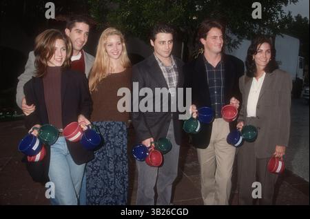 Januar 1995 – Los Angeles, Kalifornien, USA – Cast of Friends auf der NBC Press Tour in Los Angeles. JENNIFER ANISTON, COURTENEY COX, LISA KUDROW, MATT LEBLANC, MATTHEW PERRY, DAVID SCHWIMMER. (Bild: © Kathy Hutchins/ZUMA Press) Stockfoto
