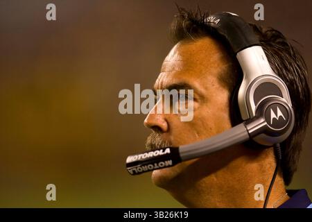 10. September 2009: Tennessee Titans-Cheftrainer Jeff Fisher sieht beim Spiel zwischen den Tennessee Titans und den Pittsburgh Steelers im Heinz Field in Pittsburgh, Pennsylvania. (Bild: © Chris Szagola/Cal Sport Media/ZUMA Press) Stockfoto