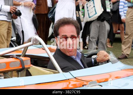 16. August 2009 - Pebble Beach, Kalifornien, USA - der Comedian JERRY SEINFELD belegte mit seinem 1970er Porsche 908/03 Spyder Rennwagen auf dem 59. Pebble Beach Concours d’Elegance, der als renommierteste Automobilausstellung der Welt bekannt ist, einen zweiten Platz in der Porsche-Klasse. Die Veranstaltung fand auf dem 18. Fairway der Pebble Beach Golf Link statt, wobei der Rand des Pazifischen Ozeans als Hintergrund diente. (Bild: © Dane Andrew/ZUMA Press) Stockfoto