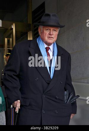 Senator Ted Kennedy, D-Mass., kommt zur Vereidigung von US-Präsident Barack Obama als 44. Präsident der Vereinigten Staaten und erster Afroamerikaner, der die Nation anführte, am 20. Januar 2009 im US-Kapitol in Washington, DC, USA. Stockfoto