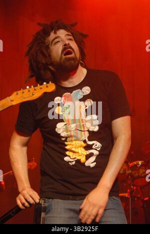 25. August 2009: New York, New York, USA - Sänger ADAM DURITZ mit Band COUNTING CROW live im Hammerstein Ballroom in New York City. (Bild: © Jeffrey Geller/ZUMA Press) Stockfoto