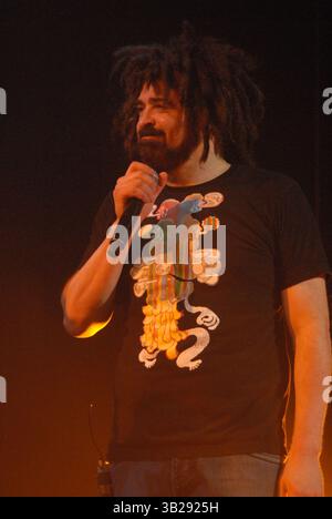 25. August 2009: New York, New York, USA - Sänger ADAM DURITZ mit Band COUNTING CROW live im Hammerstein Ballroom in New York City. (Bild: © Jeffrey Geller/ZUMA Press) Stockfoto