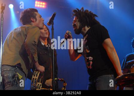 25. August 2009: New York, New York, USA - Sänger ADAM DURITZ mit Band COUNTING CROW live im Hammerstein Ballroom in New York City. (Bild: © Jeffrey Geller/ZUMA Press) Stockfoto