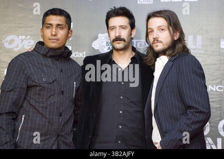 17. August 2009 - Mexiko-Stadt, Mexiko - CHENOK HUERTA, JOSE MARIA YAZPIK und DIEGO LUNA nehmen am 17. August 2009 in Mexiko-Stadt, Mexiko, an einer Pressekonferenz Teil, um den Film „Just Walking“ im W Hotel vorzustellen. (Kreditbild: © Carlos Tischler/ZUMA Press) Stockfoto