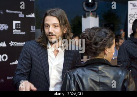 17. August 2009 – Mexiko-Stadt, Mexiko – Schauspieler DIEGO LUNA nimmt am 17. August 2009 an einer Pressekonferenz Teil, um den Film „Just Walking“ im W Hotel zu präsentieren. (Kreditbild: © Carlos Tischler/ZUMA Press) Stockfoto