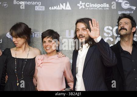 August 2009 - Mexiko-Stadt, Mexiko - ARIADNA GIL, ELENA ANAYA, DIEGO LUNA und JOSE MARIA YAZPIK nehmen am 17. August 2009 in Mexiko-Stadt, Mexiko, an einer Pressekonferenz Teil, um den Film „Just Walking“ im W Hotel vorzustellen. (Kreditbild: © Carlos Tischler/ZUMA Press) Stockfoto