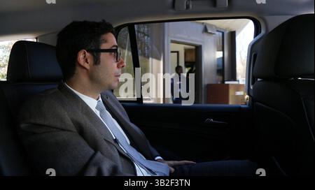 16. Dezember 2015 – Washington, DC, USA – Maximilien Arvelaiz ist der designierte Botschafter Venezuelas in Washington, D.C. am 16. Dezember 2015. Die beiden Länder hatten keine offiziellen Botschafter in den Hauptstädten des anderen seit 2010, als Venezuela sich weigerte, den neu ernannten amerikanischen Botschafter aufzunehmen, und die USA folgten diesem Beispiel, indem sie seinen venezolanischen Amtskollegen auswiesen. Arvelaiz kam letztes Jahr in dem Bemühen, die tief verwurzelten Spannungen zwischen den beiden Nationen zu beheben. (Bild: © Brittany Peterson/TNS via ZUMA Wire) Stockfoto