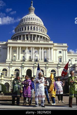 März 2015 - Washington, District of Columbia, Vereinigte Staaten von Amerika - Washington, DC. 1993.Mitglieder der KKK-Rallye vor dem US-Kapitol..Credit: Mark Reinstein (Kreditbild: © Mark Reinstein Via ZUMA Wire) Stockfoto