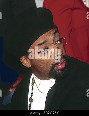 10. Dezember 2014 - Washington, District of Columbia, Vereinigte Staaten von Amerika - Washington, DC. 1-6-1994. Spike Lee bei der National Rainbow Coalition Conference. . Die Rettung von Menschen vor schwarz-schwarzer Gewalt ist das Hauptthema der Konferenz, die von der National Rainbow Coalition, der politischen Organisation, die Jackson gegründet hat und weiterhin leitet, und sieben anderen nationalen schwarzen Gruppen gesponsert wird. Credit: Mark Reinstein (Credit Image: © Mark Reinstein via ZUMA Wire) Stockfoto