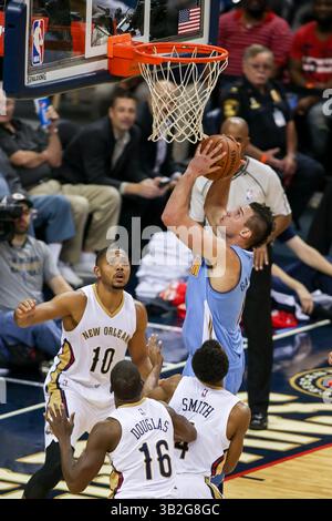 17. November 2015: Danilo Gallinari (8) bei einem NBA-Basketballspiel zwischen den Denver Nuggets und den New Orleans Pelicans im Smoothie King Center in New Orleans, LA. Denver Nuggets besiegten die New Orleans Pelicans von 115 bis 98. Stephen Lew/CSM(Bild: © Stephen Lew/CSM via ZUMA Wire) Stockfoto