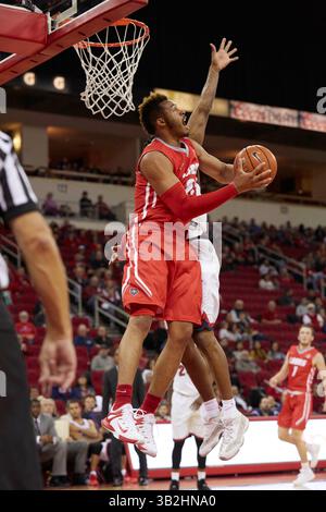 2. Januar 2016: Fresno, Kalifornien, USA - New Mexico Wache Xavier Adams im Spiel zwischen den Fresno State Bulldogs und den Lobos der University of New Mexico im Save Mart Center in Fresno, Kalifornien. New Mexico gewann das Spiel mit 77 zu 62. (Foto: Phil Hawkins via ZUMA Wire) Stockfoto