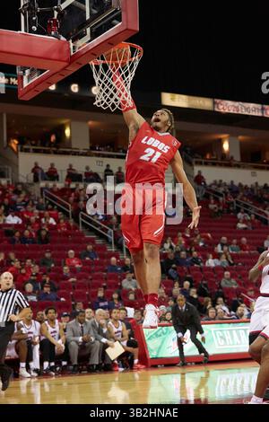 2. Januar 2016: Fresno, Kalifornien, USA - New Mexico Wache Xavier Adams im Spiel zwischen den Fresno State Bulldogs und den Lobos der University of New Mexico im Save Mart Center in Fresno, Kalifornien. New Mexico gewann das Spiel mit 77 zu 62. (Foto: Phil Hawkins via ZUMA Wire) Stockfoto
