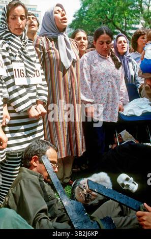 Juni 1984: Washington, District of Columbia, U.. S - Demographie durch die Moslem Iranian Students Society of the USA and Canada. Unterstützer der Volksbewegung Mojahedin im Iran gegen das Khomeini-Regime. (Kreditbild: © Mark Reinstein via ZUMA Wire) Stockfoto