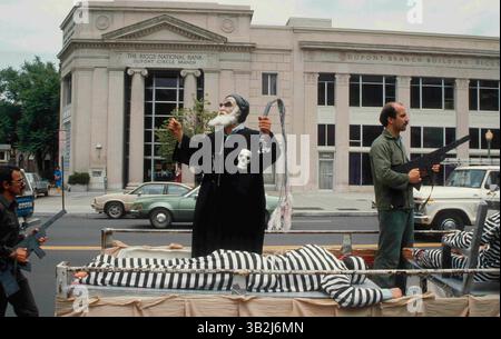 Juni 1984: Washington, District of Columbia, U.. S - Demographie durch die Moslem Iranian Students Society of the USA and Canada. Unterstützer der Volksbewegung Mojahedin im Iran gegen das Khomeini-Regime. (Kreditbild: © Mark Reinstein via ZUMA Wire) Stockfoto