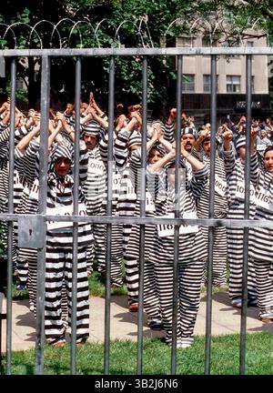 Juni 1984: Washington, District of Columbia, U.. S - Demographie durch die Moslem Iranian Students Society of the USA and Canada. Unterstützer der Volksbewegung Mojahedin im Iran gegen das Khomeini-Regime. (Kreditbild: © Mark Reinstein via ZUMA Wire) Stockfoto