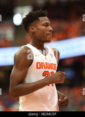 19. Dezember 2015: Syracuse Stürmer Tyler Roberson (21) in der zweiten Spielhälfte besiegte Cornell 67-46 im Carrier Dome in Syracuse, NY. Foto von Alan Schwartz/Cal Sport Media (Kreditbild: © Alan Schwartz/CSM via ZUMA Wire) Stockfoto