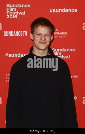23. Januar 2016 – Park City, Utah, USA – Schauspieler LUCAS HEDGES besucht die Premiere von Manchester by the Sea im Eccles Theatre während des Sundance Film Festivals 2016 – Tag 3. (Bild: © Debby Wong via ZUMA Wire) Stockfoto