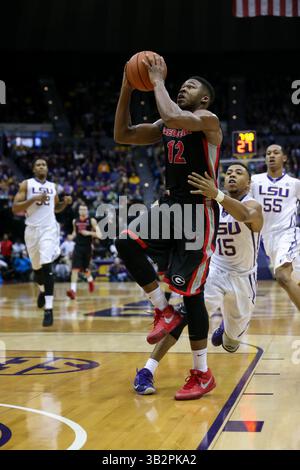 26. Januar 2016: Kenny Gaines (12) fährt während eines NCAA-Basketballspiels zwischen den Georgia Bulldogs und den LSU Tigers im Pete Maravich Assembly Center in Baton Rouge, LA, zum Korb. LSU Tigers besiegen Georgia Bulldogs 89-85. Stephen Lew/CSM(Bild: © Stephen Lew/CSM via ZUMA Wire) Stockfoto