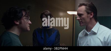 ERSCHEINUNGSDATUM: 23. Oktober 2015TITLE: Steve Jobs STUDIO: Universal Pictures REGISSEUR: Danny Boyle PLOT: Steve Jobs nimmt uns hinter die Kulissen der digitalen Revolution, um ein Porträt des Mannes in seinem Epizentrum zu malen. Die Geschichte entfaltet sich hinter den Kulissen bei drei ikonischen Produkteinführungen, die 1998 mit der Enthüllung des iMac enden. IM BILD: Michael Fassbender als Steve Jobs (Foto: © Universal Pictures/Entertainment Pictures/ZUMAPRESS.com) Stockfoto