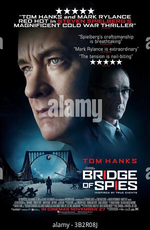 ERSCHEINUNGSDATUM: 16. Oktober 2015TITLE: Bridge of Spies STUDIO: DreamWorks Pictures REGISSEUR: Steven Spielberg PLOT: Während des Kalten Krieges wird ein amerikanischer Anwalt rekrutiert, um einen verhafteten sowjetischen Spion vor Gericht zu verteidigen und dann der CIA zu helfen, den Austausch des Spions gegen den sowjetisch gefangenen amerikanischen U2-Spion-Piloten Francis Gary Powers zu erleichtern. BILD: Tom Hanks Poster Art (Credit: © DreamWorks PICTURES/Entertainment PICTURES/ZUMAPRESS.com) Stockfoto