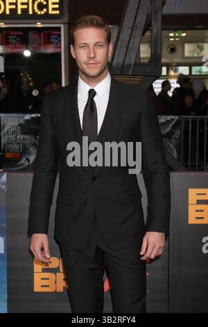 Dezember 2015 - Los Angeles, CA, USA - LOS ANGELES - 15. Dezember: Luke Bracey bei der Point Break Premiere im TCL Chinese Theater am 15. Dezember 2015 in Los Angeles, CA Foto via Newscom (Credit Image: © Kathy Hutchins/Newscom via ZUMA Press) Stockfoto