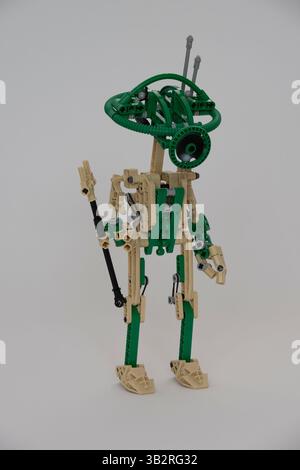 Vintage Lego Star Wars Pit Droid Nummer 8000 in der Kollektion, jetzt aus der Manufaktur zurückgezogen, begehrt bei Sammlern. Stockfoto