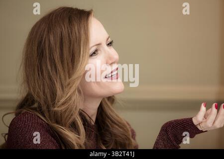 28. Januar 2016 - Hollywood, CA, USA - LESLIE MANN wirbt für „How to Be Single“. Leslie Mann (* 26. März 1972) ist eine US-amerikanische Schauspielerin und Komikerin, die für ihre Rollen in komödiantischen Filmen wie The Cable Guy (1996), George of the Dschungel (1997), Big Daddy (1999), Timecode (2000), Parfüm (2001), Stealing Harvard (2002), The Big Daddy (1988) und The Cover) bekannt ist. Die 40-Jährige Jungfrau (2005), Knocked Up (2007), 17 Again (2009), Funny People (2009), Rio (2011), the Change-Up (2011), This is 40 (2012), The Bling Ring (2013), The Other Woman (2014), Vacation (2015) und How to Be Single (2016), von denen viele Kollaborationen mit ihrem Husba sind Stockfoto