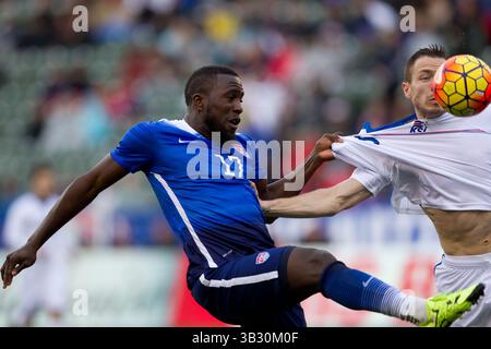 31. Januar 2016 – Carson, Kalifornien, USA S – US-Stürmer JOZY ALTIDORE (17) im Rahmen des FIFA-Freundschaftsspiels 2016 zwischen der US-Nationalmannschaft der Herren und Island im StubHub Center. (Bild: © Brandon Parry via ZUMA Wire) Stockfoto