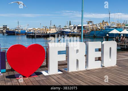Ich liebe das FREO-Schild im Fremantle Fishing Boat Harbour in Fremantle 6160 (Walyalup), Western Australia, WA, Australien Stockfoto